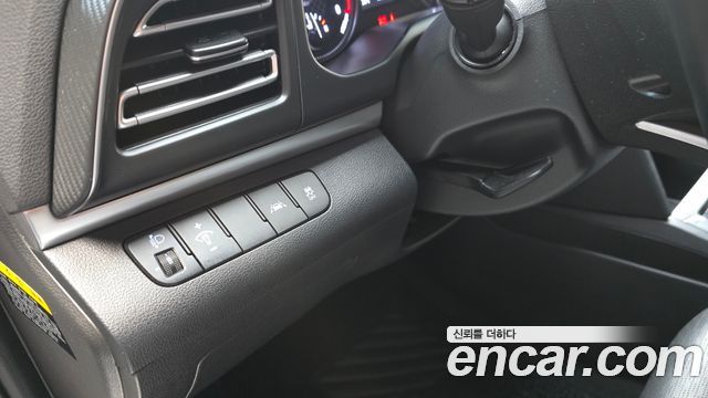 Hyundai AVANTE 2020 — photo 15