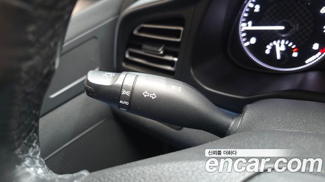 Hyundai AVANTE 2020 — photo 16