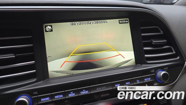 Hyundai AVANTE 2020 — photo 17