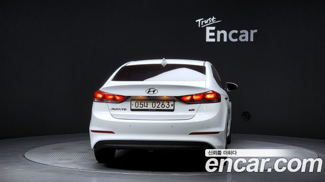 Hyundai AVANTE 2017 — photo 4