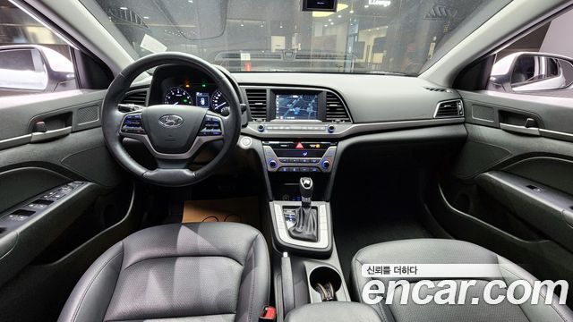 Hyundai AVANTE 2017 — photo 7