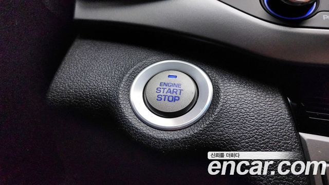 Hyundai AVANTE 2017 — photo 13