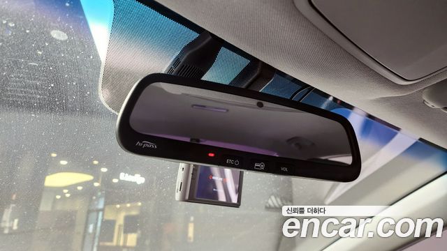 Hyundai AVANTE 2017 — photo 19