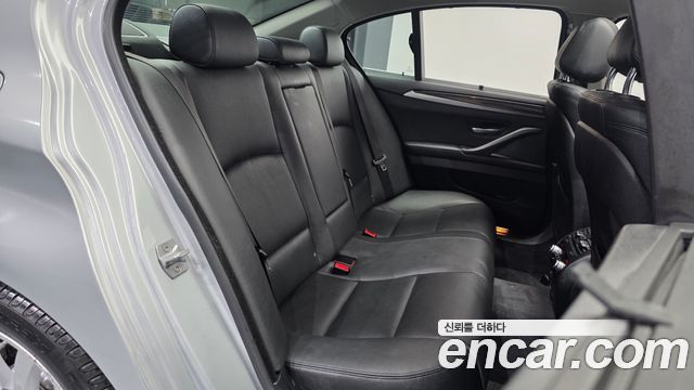 BMW 5-Series 2015 — photo 12