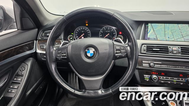 BMW 5-Series 2015 — photo 13