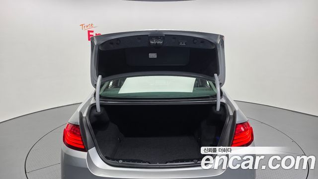 BMW 5-Series 2015 — photo 20