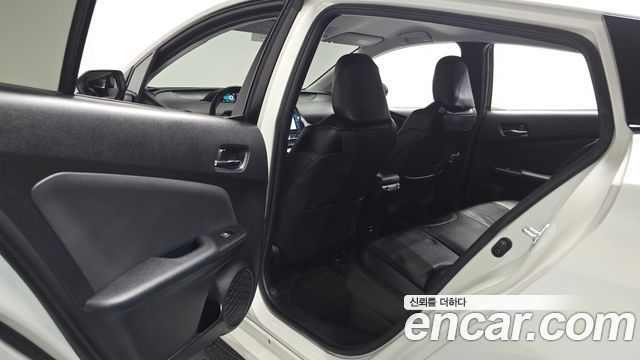 Toyota Prius 2018 — photo 15