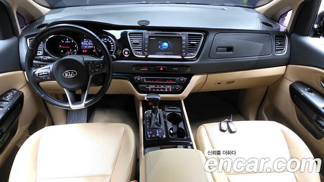 Kia Canival 2017 — photo 10