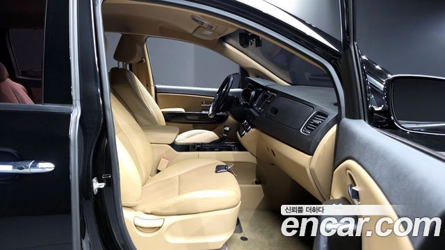 Kia Canival 2017 — photo 13