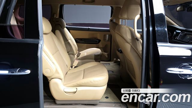 Kia Canival 2017 — photo 17
