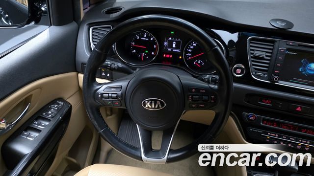 Kia Canival 2017 — photo 19