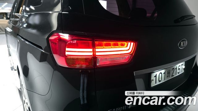 Kia Canival 2017 — photo 9