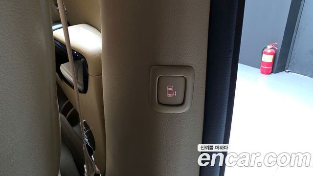 Kia Canival 2017 — photo 32