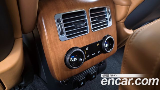Land Rover Range Rover 2018 — photo 19