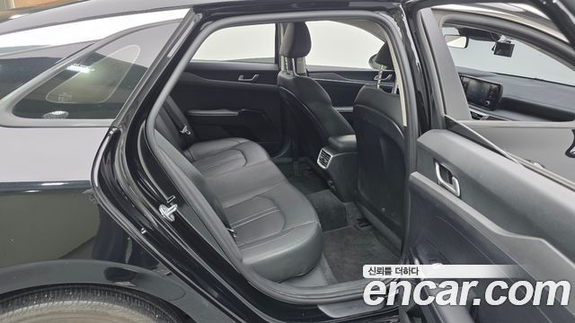 Kia K5 2022 — photo 11