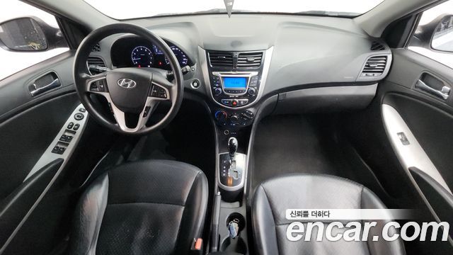 Hyundai Accent 2011 — photo 10