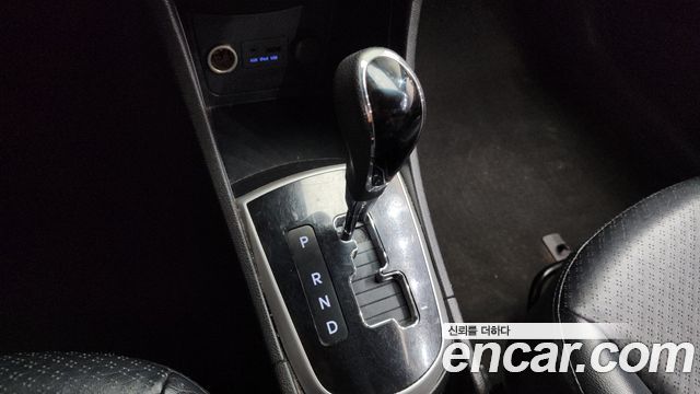 Hyundai Accent 2011 — photo 12