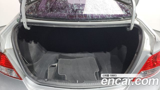 Hyundai Accent 2011 — photo 21