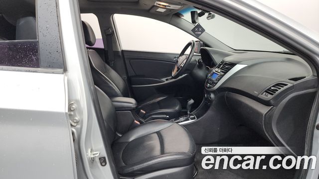 Hyundai Accent 2011 — photo 16