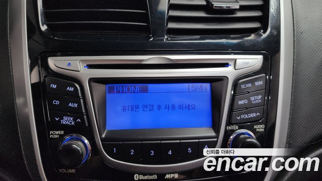 Hyundai Accent 2011 — photo 28