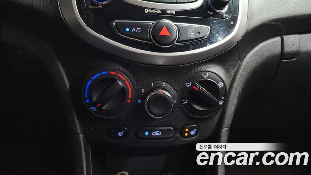 Hyundai Accent 2011 — photo 29