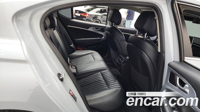 Genesis G70 2020 — photo 17