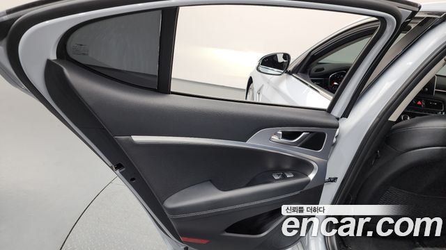 Genesis G70 2020 — photo 15