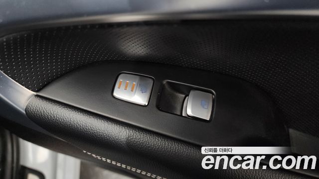 Genesis G70 2020 — photo 30