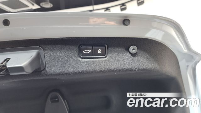 Genesis G70 2020 — photo 31