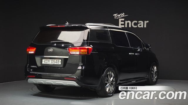 Kia Canival 2016 — photo 2