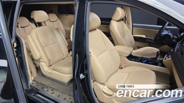 Kia Canival 2016 — photo 12