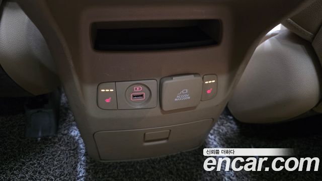 Kia Canival 2016 — photo 19