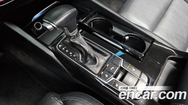 Kia K7 2016 — photo 12