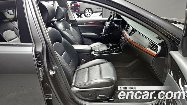Kia K7 2016 — photo 13