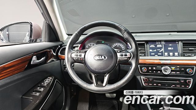 Kia K7 2016 — photo 18