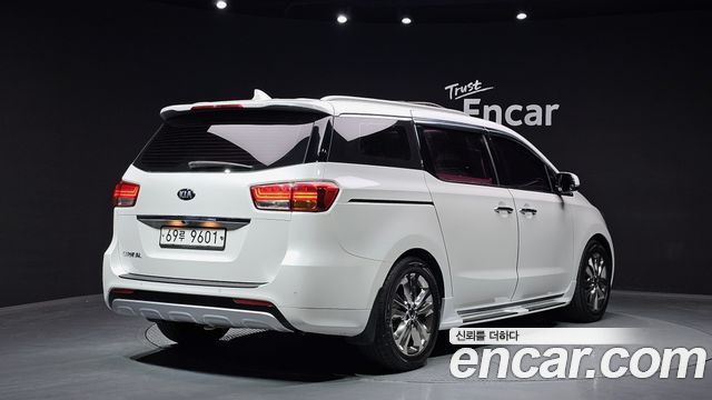 Kia Canival 2015 — photo 2