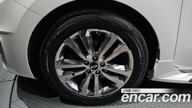 Kia Canival 2015 — photo 5