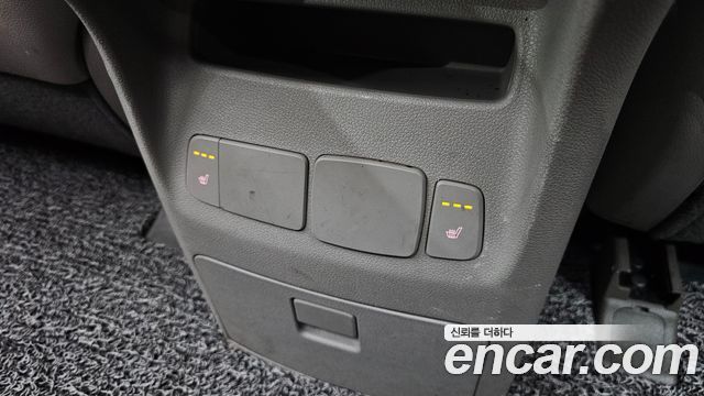 Kia Canival 2015 — photo 19