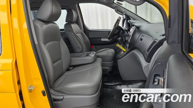 Hyundai Starex 2015 — photo 16