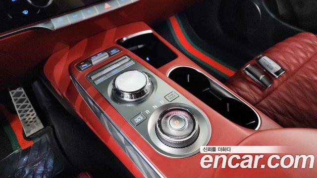Genesis GV70 2021 — photo 12