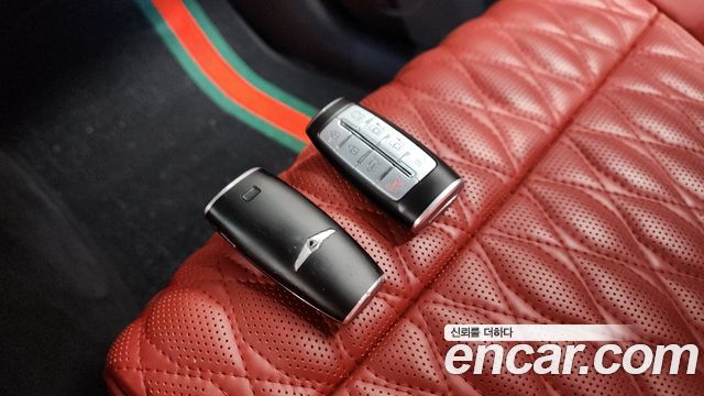 Genesis GV70 2021 — photo 21