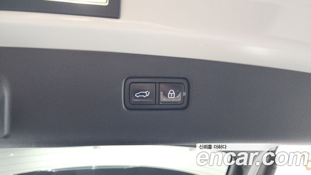 Genesis GV70 2021 — photo 23