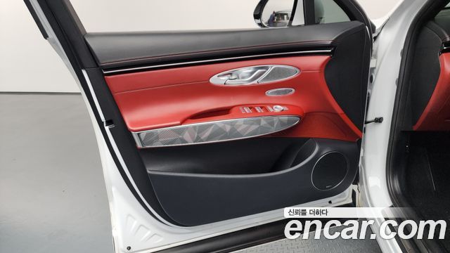 Genesis GV70 2021 — photo 14