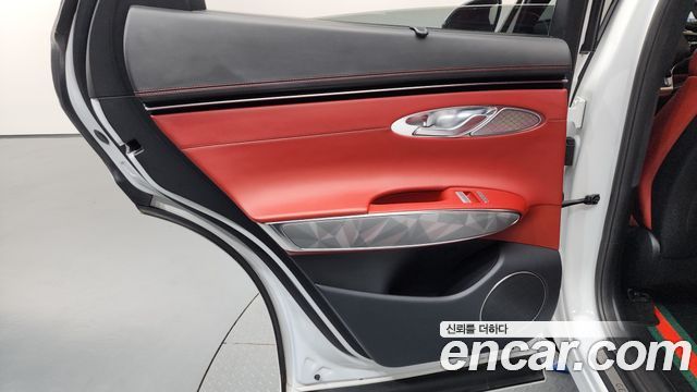 Genesis GV70 2021 — photo 15