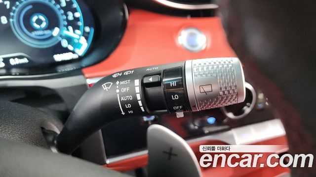 Genesis GV70 2021 — photo 29
