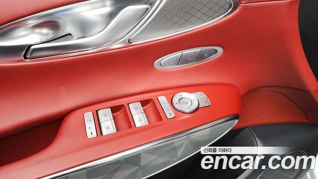 Genesis GV70 2021 — photo 30