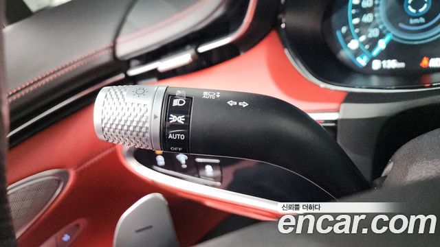 Genesis GV70 2021 — photo 39