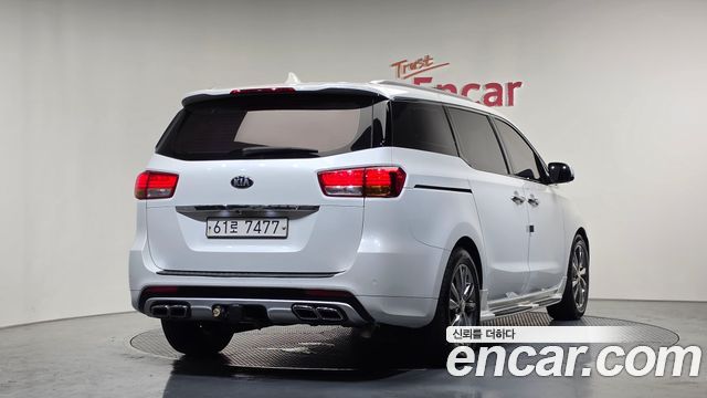 Kia Canival 2018 — photo 2