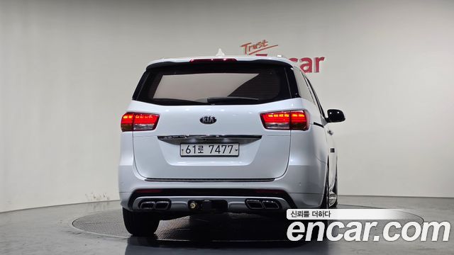 Kia Canival 2018 — photo 4