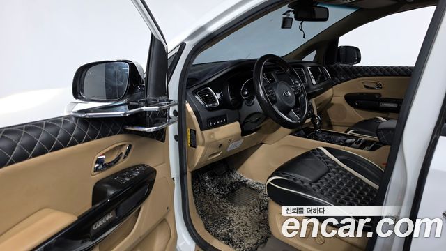 Kia Canival 2018 — photo 10